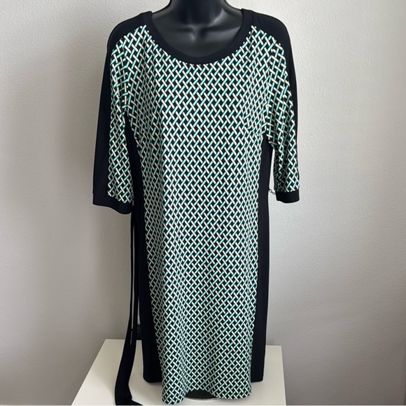 Emma & Michelle Geometric Print Dress in Green, Beige & Black – Size M - Picture 3 of 8